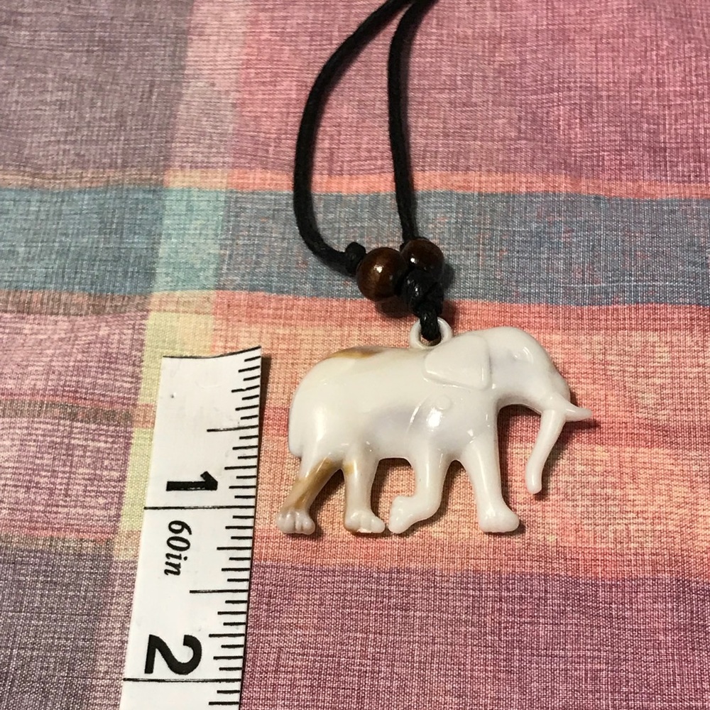 NEW Men’s (unisex) Faux Yak Bone Elephant Pendant - Picture 4 of 6